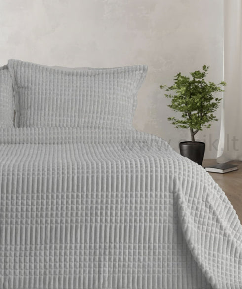 Jaukus lovos užtiesalas su pūkeliu "Merinos Cozy" su 2 pagalvių užvalkalais, šviesiai pilkos spalvos